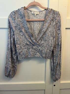 FINAL TOUCH Blue Floral Wrap Crop Top